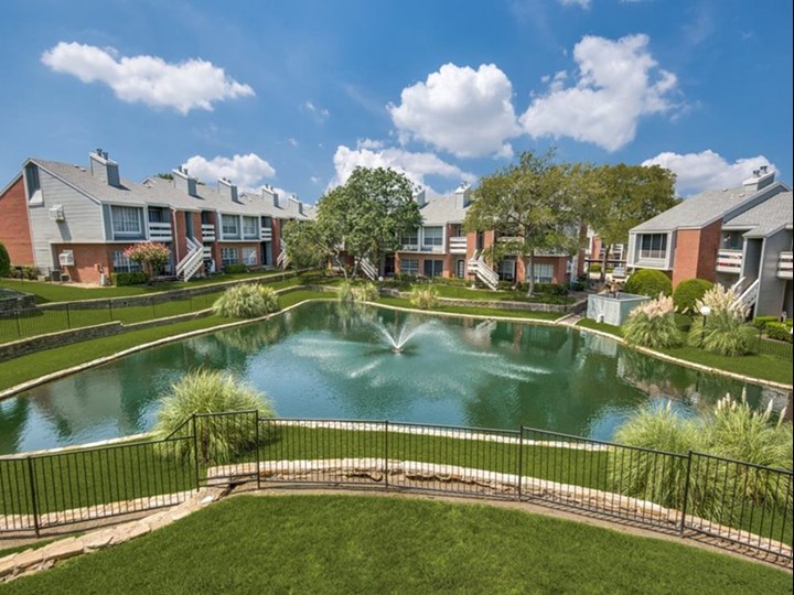 Lochley Apartments Carrollton 1399+ for 1 & 2 Bed Apts