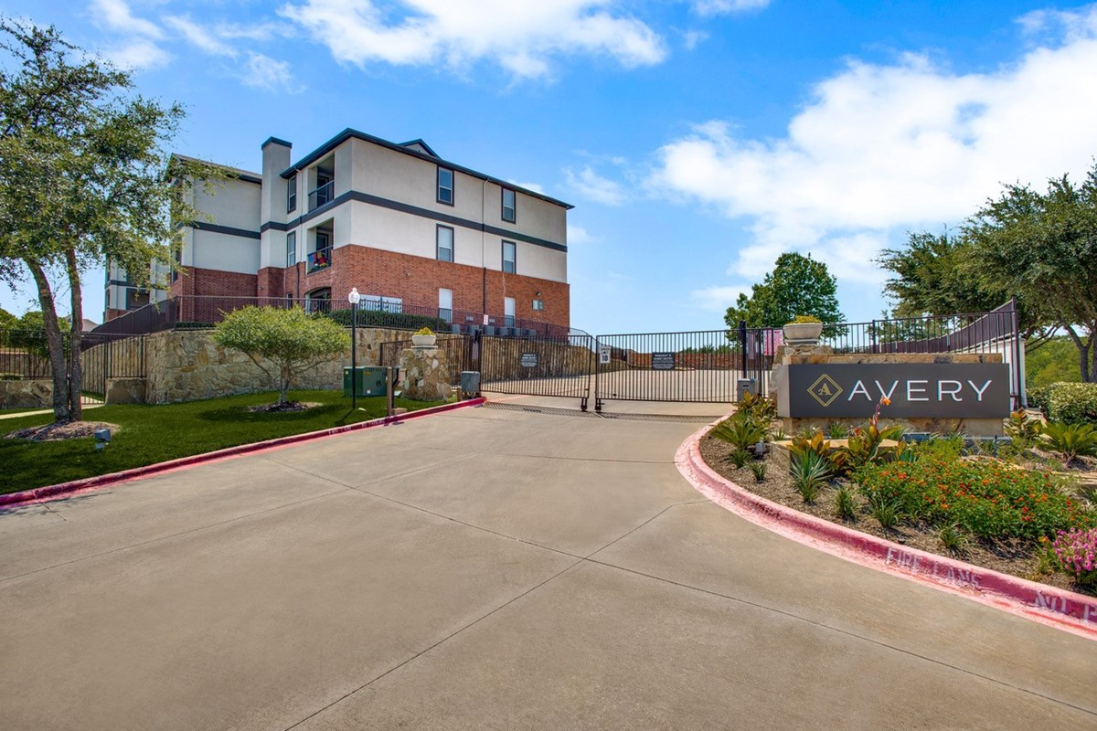 Avery - Entrance - Photo 2 of 22