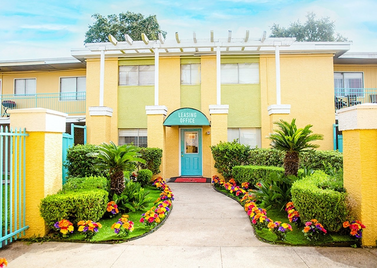 Pointe - Pasadena, TX - Photo 1 of 11