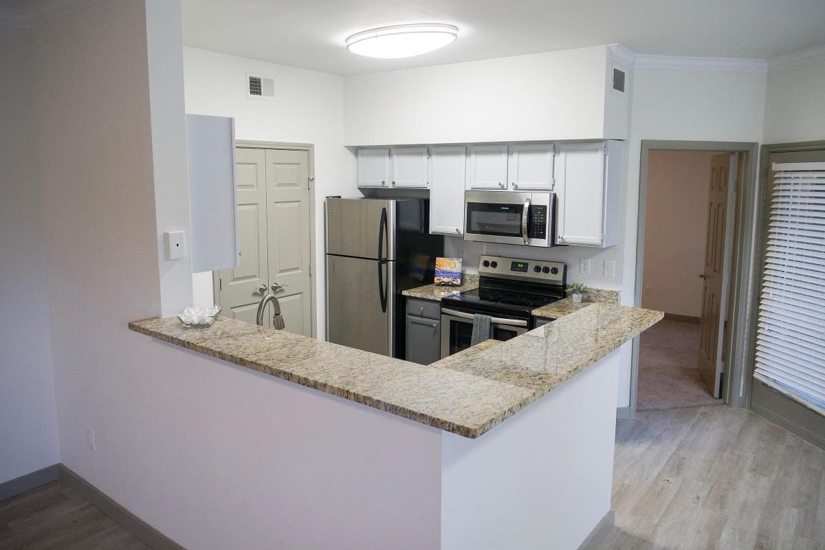Lakehouse - Kitchen - Photo 6 of 6