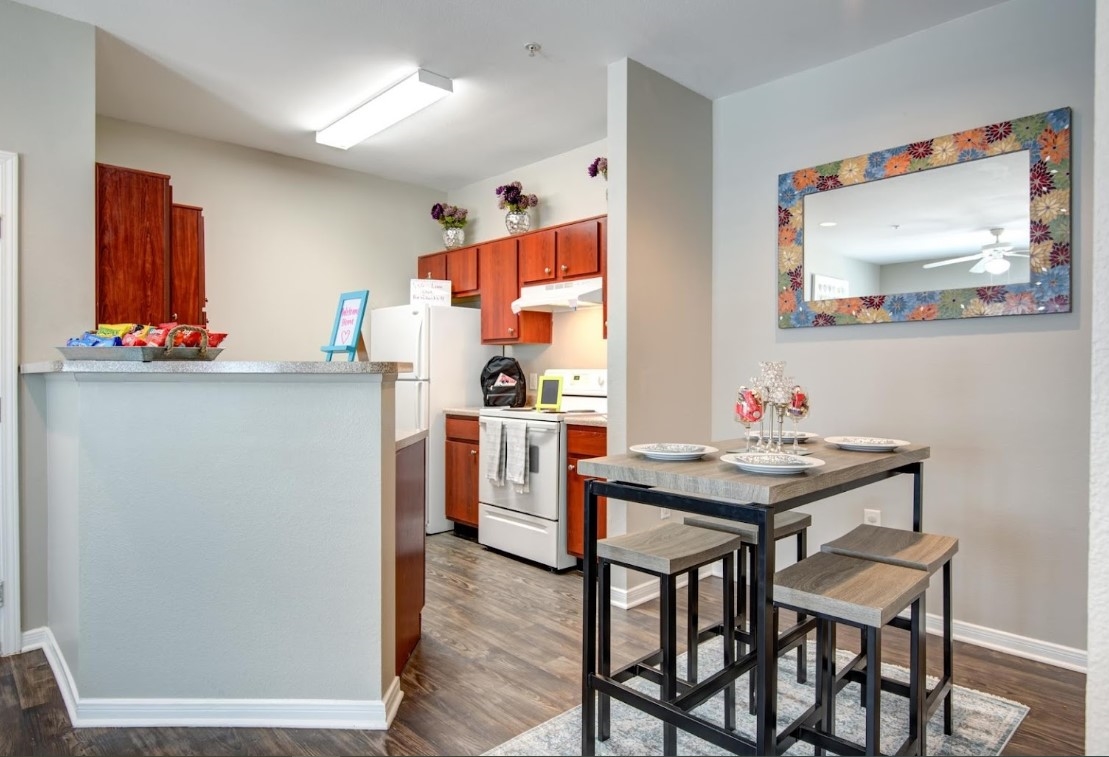 Abbott - Dining/Kitchen - Photo 8 of 10