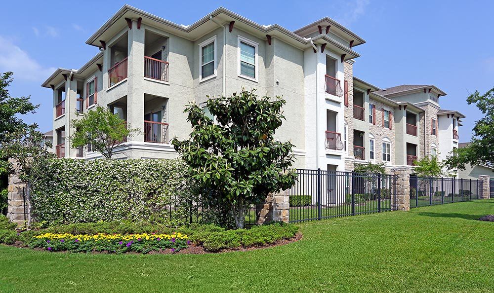 Sorrento at Tuscan Lakes League City 1257+ for 1, 2 & 3 Beds