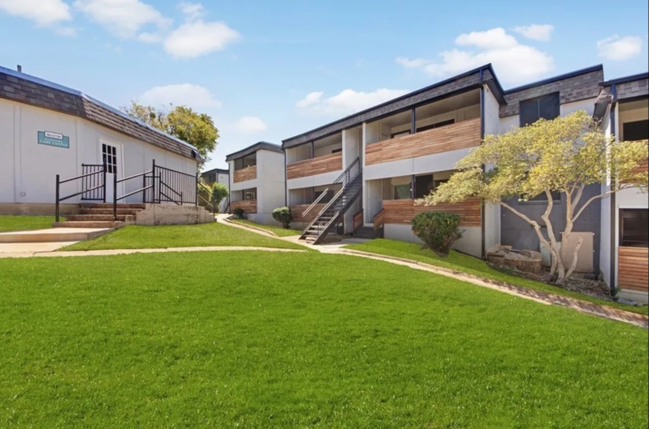 Braxton - Irving, TX - Photo 1 of 28