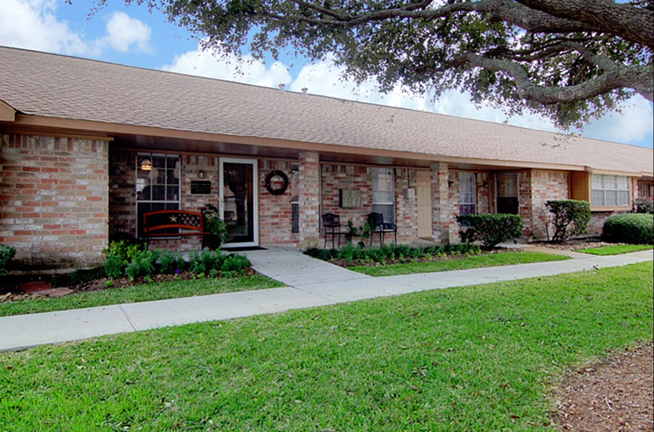Stones Throw - Friendswood, TX - Photo 1 of 7