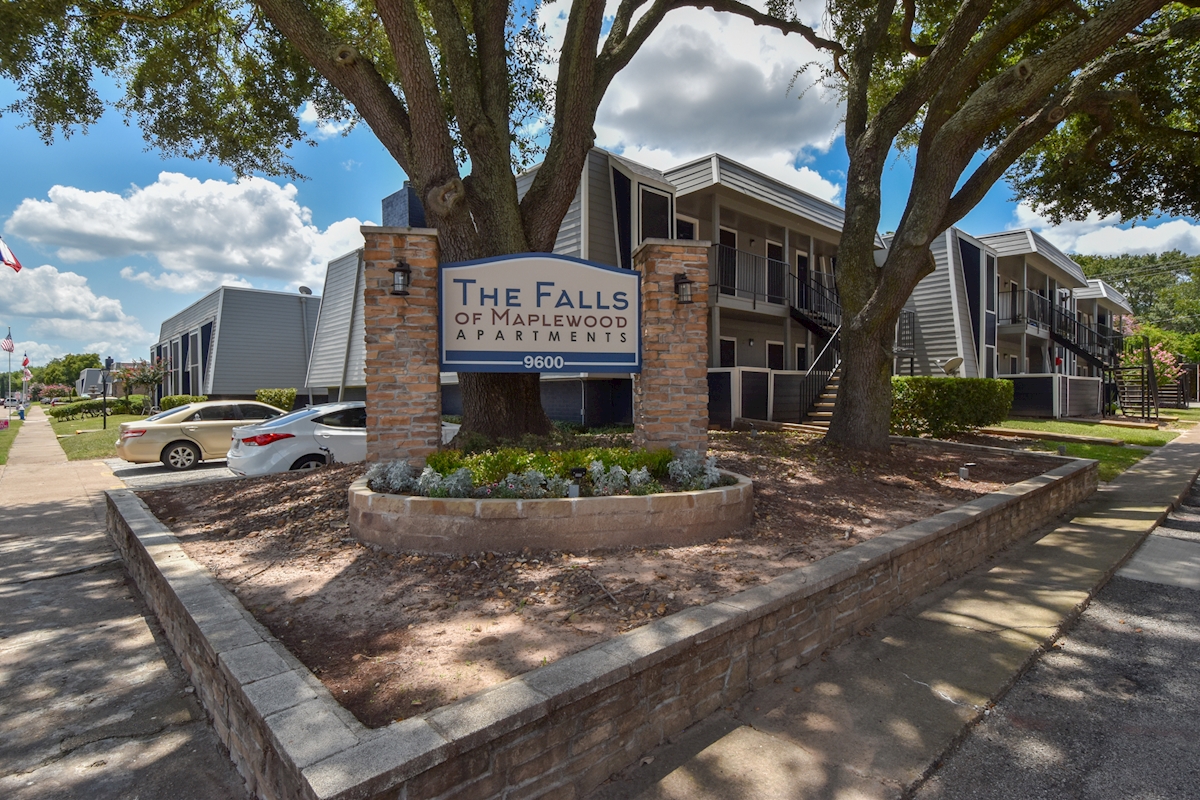 Falls of Maplewood Houston 1209+ for 1 Bed Apts