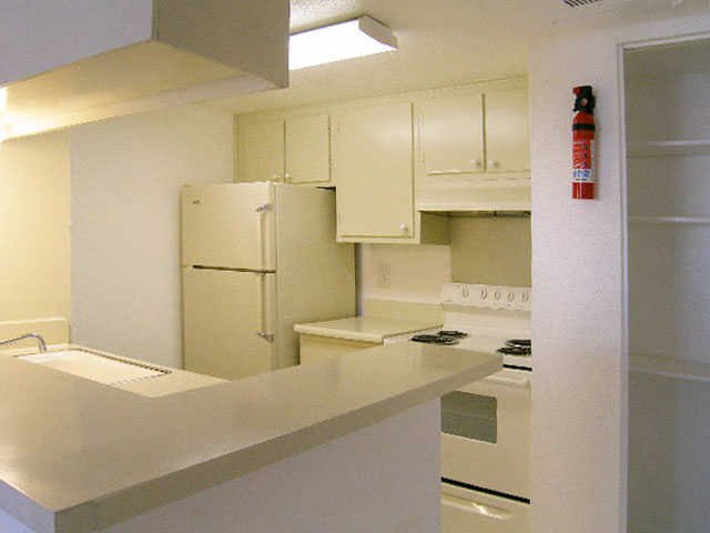 Crossings at Berkley Square - Kitchen - Photo 7 of 8