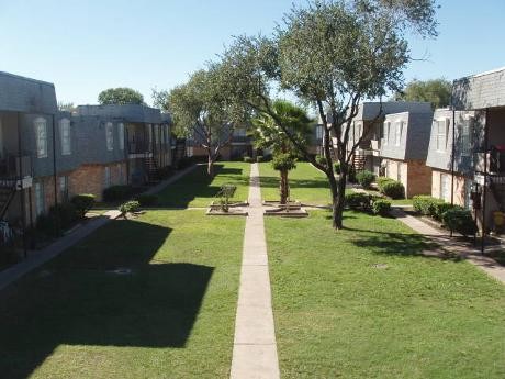 Alief Square - Exterior - Photo 2 of 3
