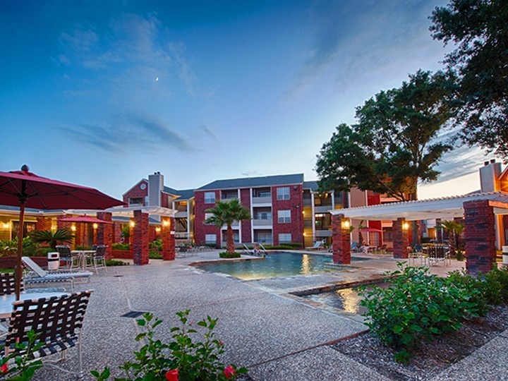 West Oaks Landings Houston 862+ for 1 & 2 Bed Apts