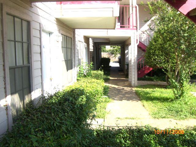 Oak Hollow I Apartment