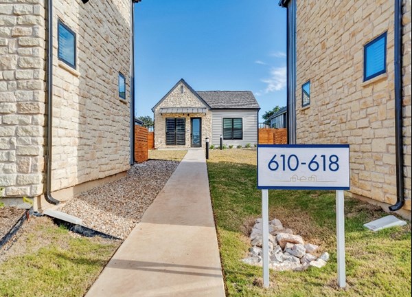 ParcHaus at Mustang Dr