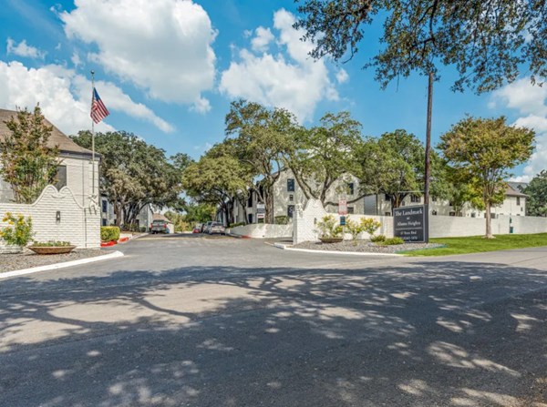 Landmark at Alamo Heights