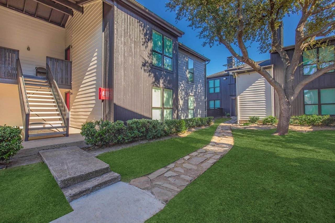 Ava South - Dallas, TX - Photo 1 of 12