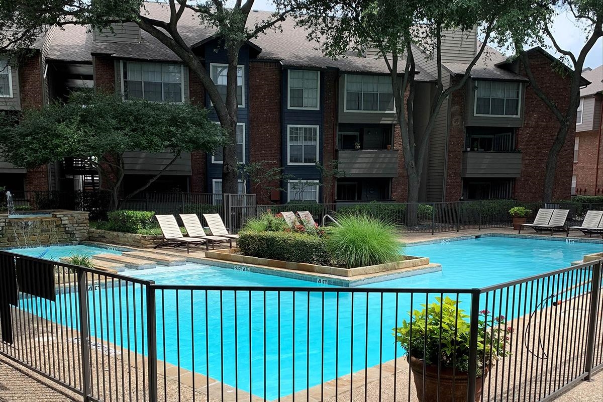 Chesapeake Fort Worth 1030+ for 1 & 2 Bed Apts