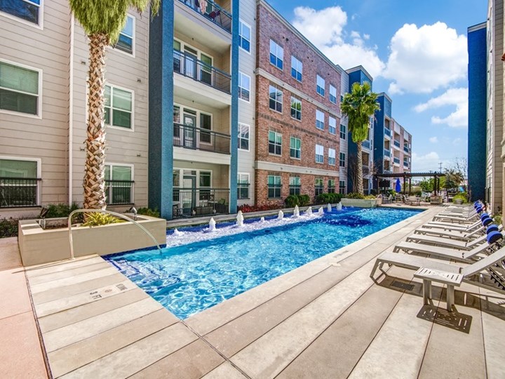 Republic at Alamo Heights San Antonio 1048+ for 1, 2 & 3 Beds