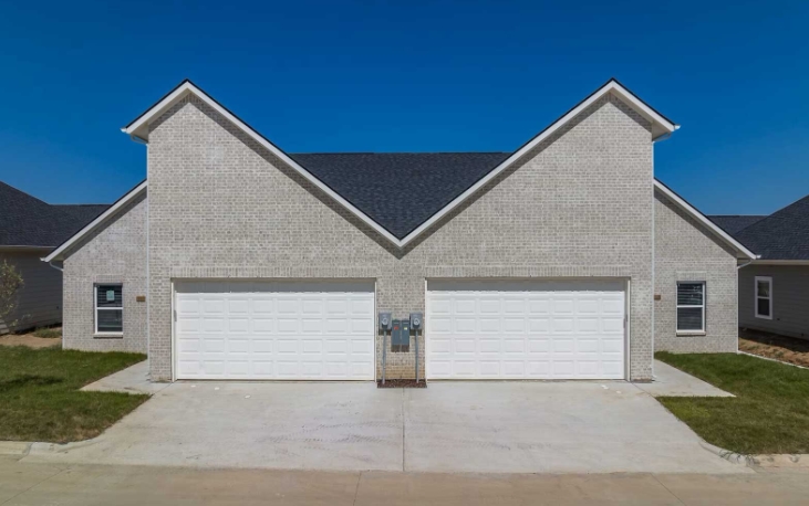 Hampton Duplexes - Exterior - Photo 7 of 23