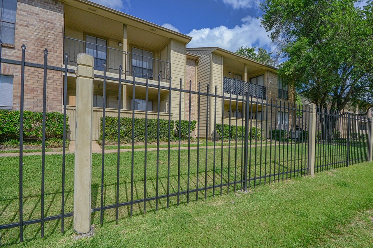 Bear Creek Crossing - Houston, TX - Photo 1 of 5