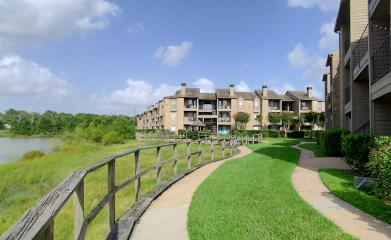 Point at Windmill Lakes - Houston, TX - Photo 1 of 18