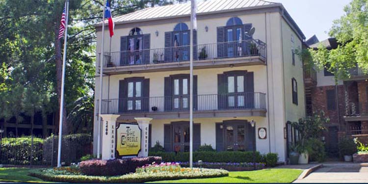 Creole on Yorktown Apartment