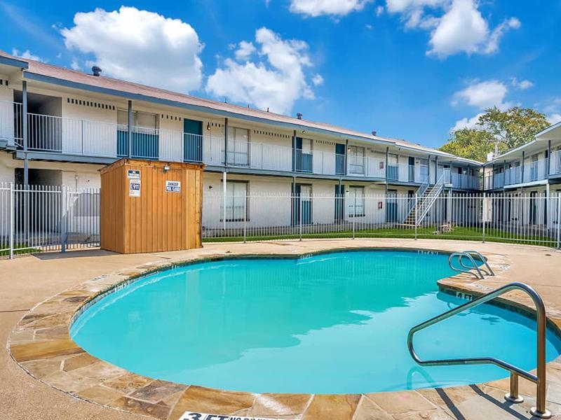 Costa Bella - Pool - Photo 2 of 14
