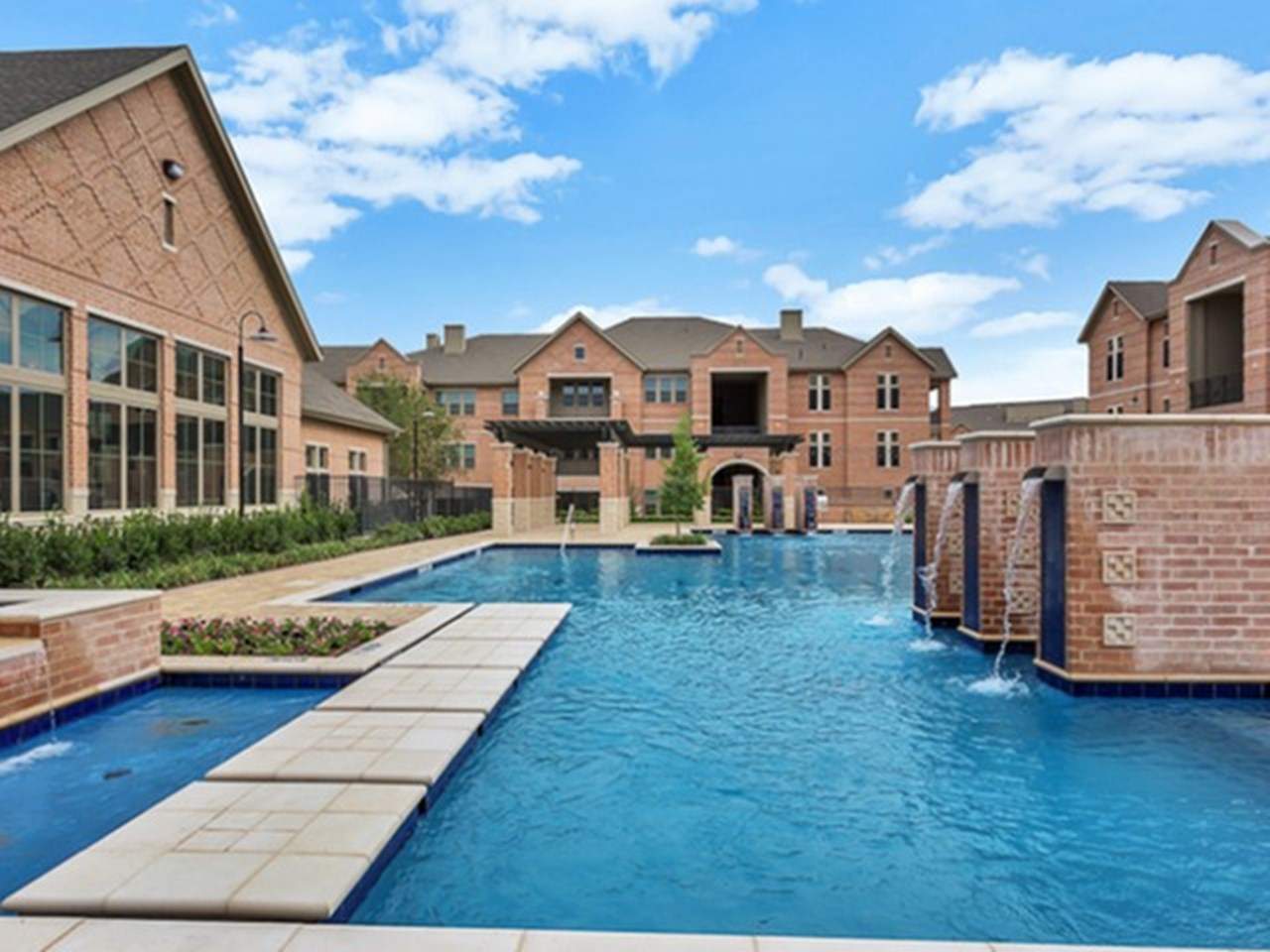 Axis Kessler Park - Dallas, TX - Photo 1 of 24
