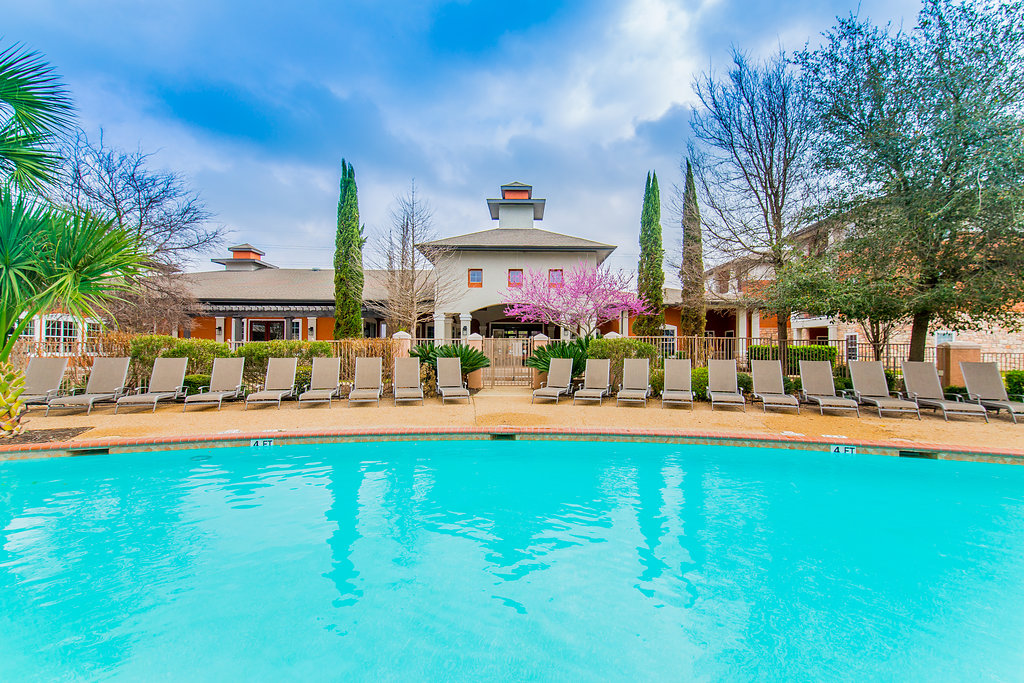 Villagio - Pool - Photo 3 of 6