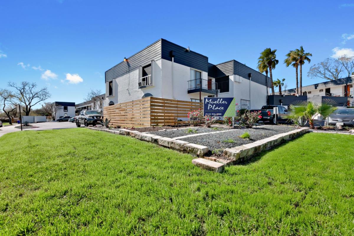 Mueller Place I Austin 1099+ for 1 & 2 Bed Apts