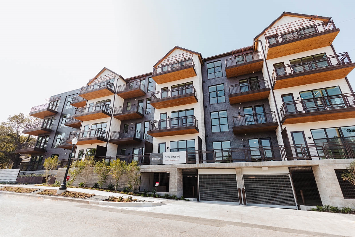 212 Melba Apartments Dallas 1450+ for 1 & 2 Bed Apts