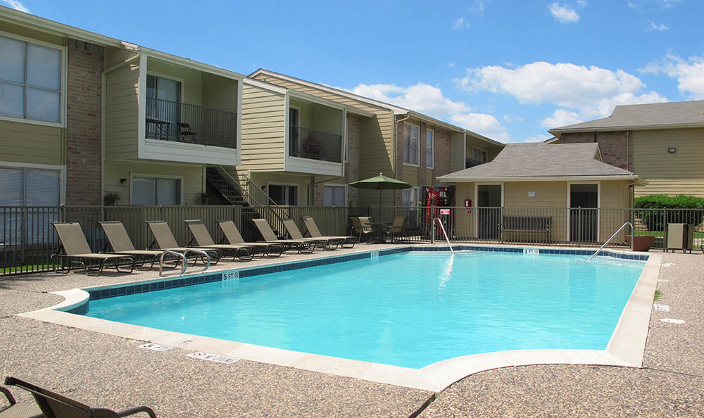 Alcove - Pool - Photo 7 of 21