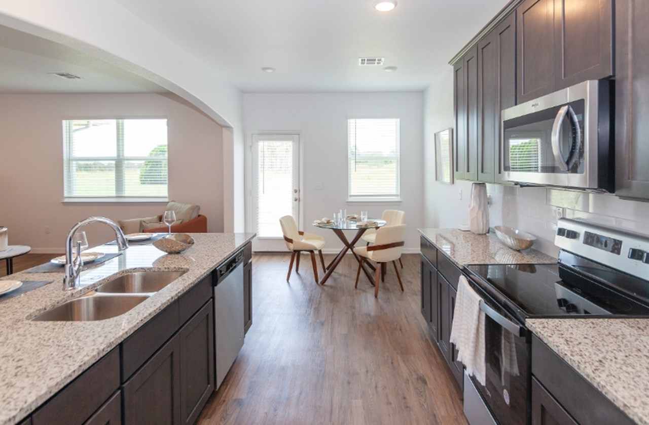 Mabank Meadows - Dining/Kitchen - Photo 5 of 8