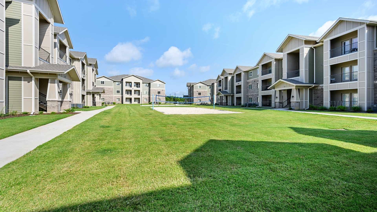 Shannon Creek I & II Burleson 1115+ for 1 & 2 Bed Apts