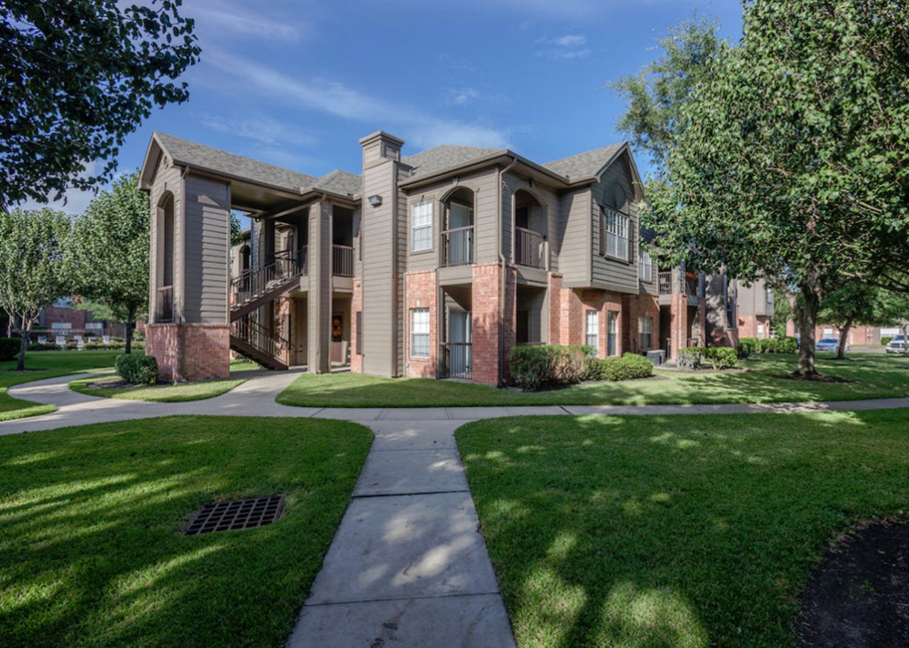 Riverbend - League City, TX - Photo 1 of 24