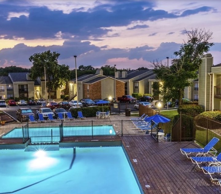 Summer Creek San Antonio 945+ for 1 & 2 Bed Apts