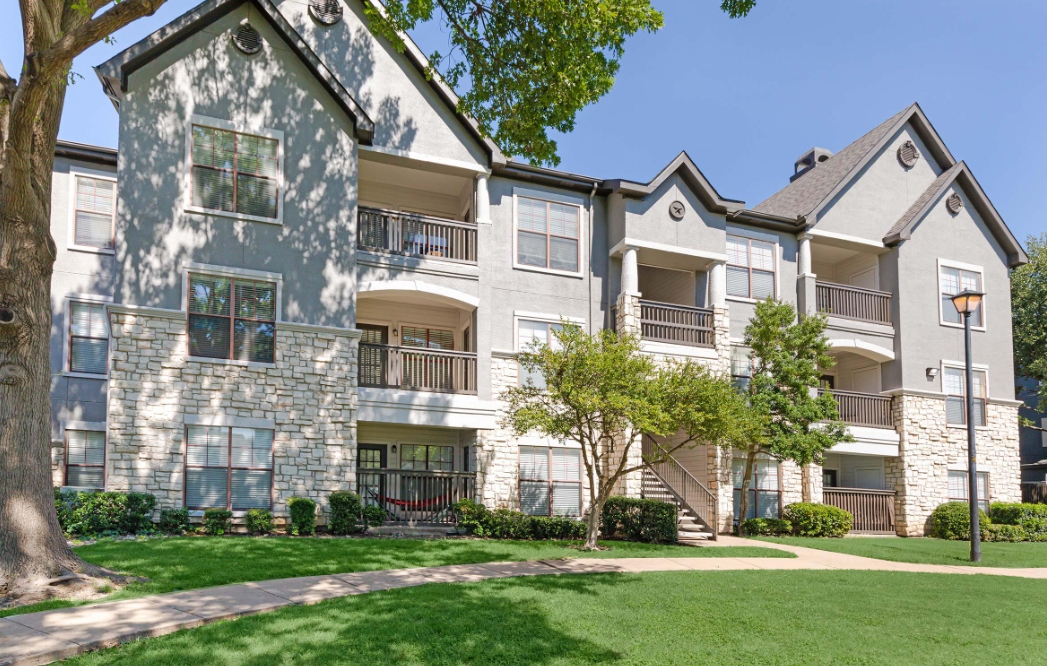 Collins - Exterior - Photo 7 of 39