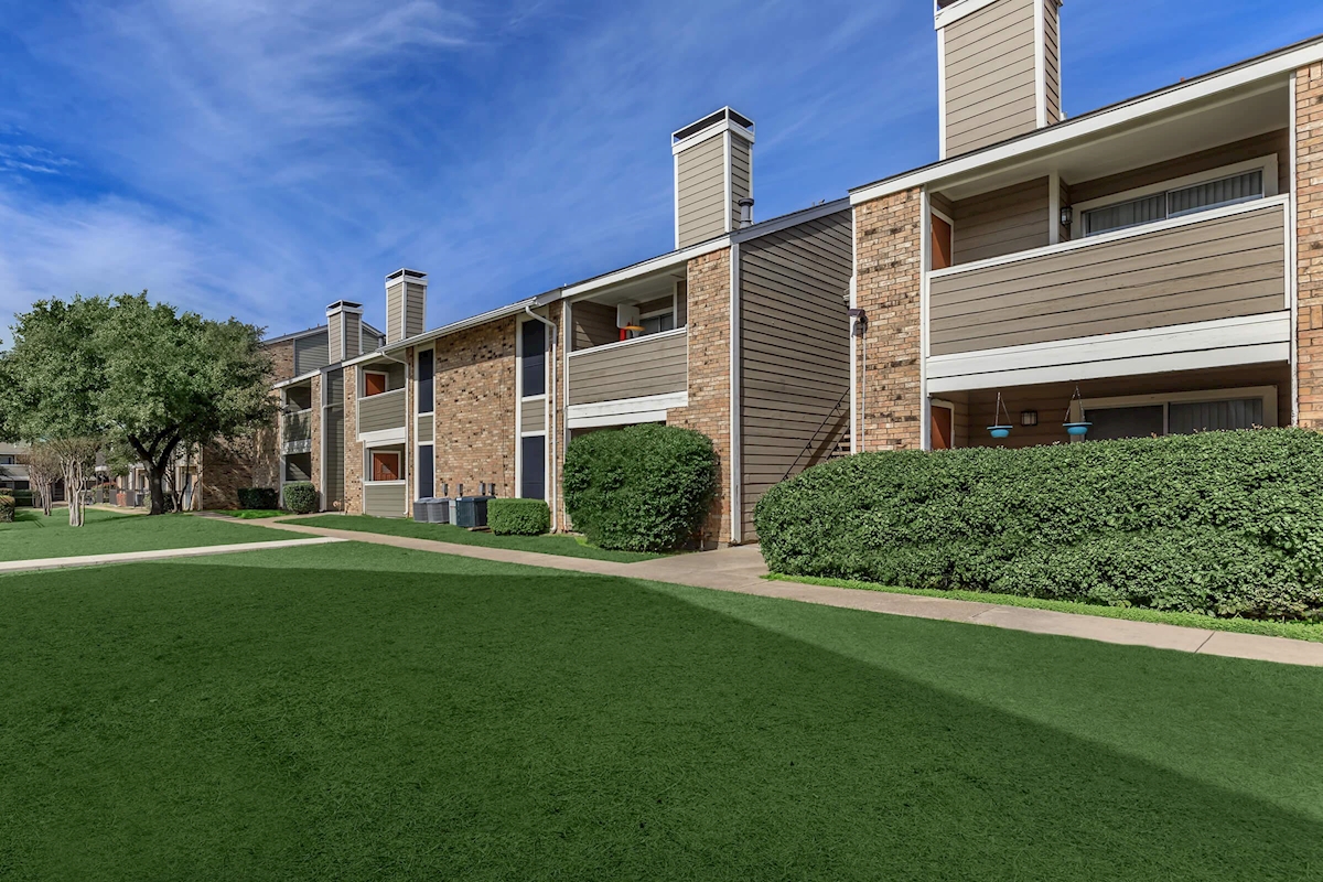 Taylor Commons - Exterior - Photo 3 of 40