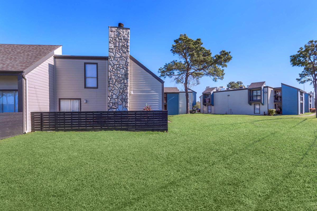 Grove at Pinemont Houston 840+ for 1 & 2 Bed Apts