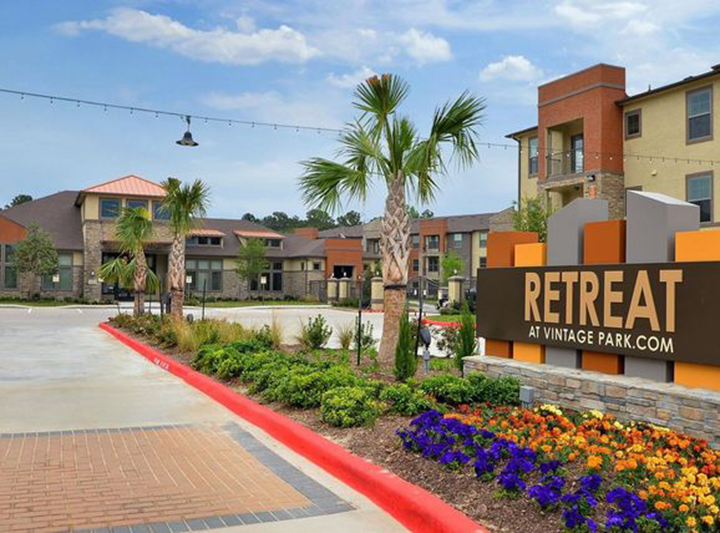 Retreat at Vintage Park Houston 1323+ for 1, 2 & 3 Beds