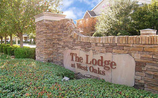 Lodge at West Oaks Apartment