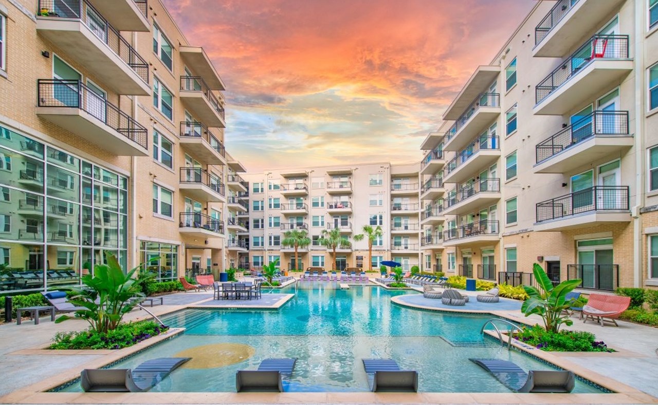 Post at Afton Oaks - Houston, TX - Photo 1 of 18