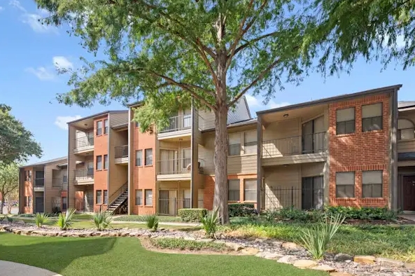 Residences of Valley Ranch Irving - $1081+ for 1, 2 & 3 Beds