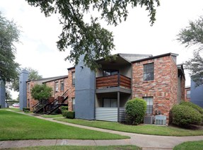 Creekside on the Green Apartments Garland Texas
