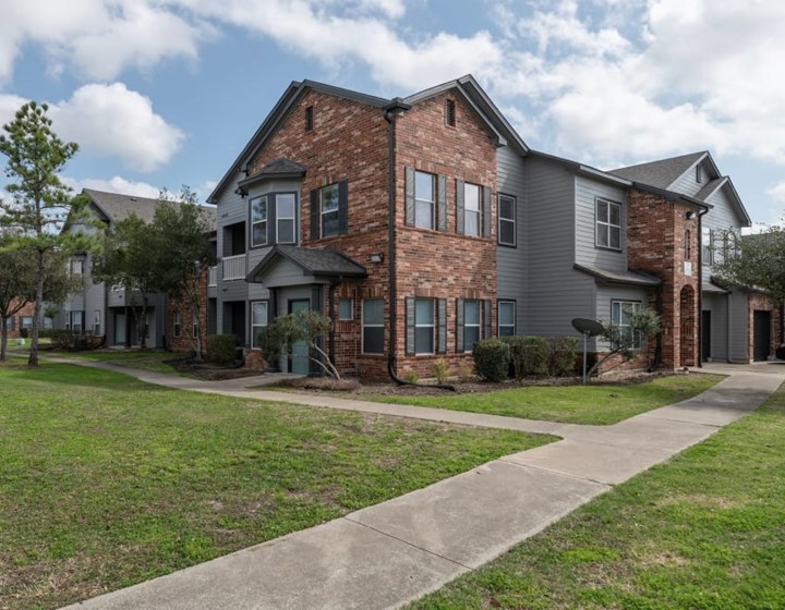 Spencer Park Row Houston 1235+ for 1, 2 & 3 Bed Apts