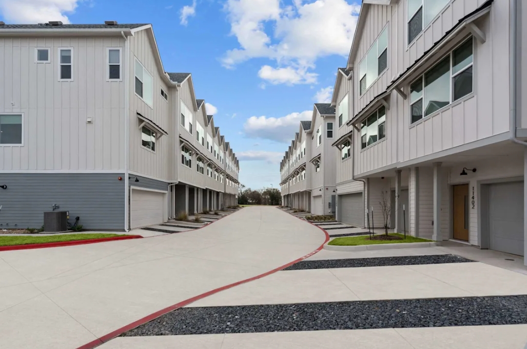 Villae ATX - Exterior - Photo 6 of 28