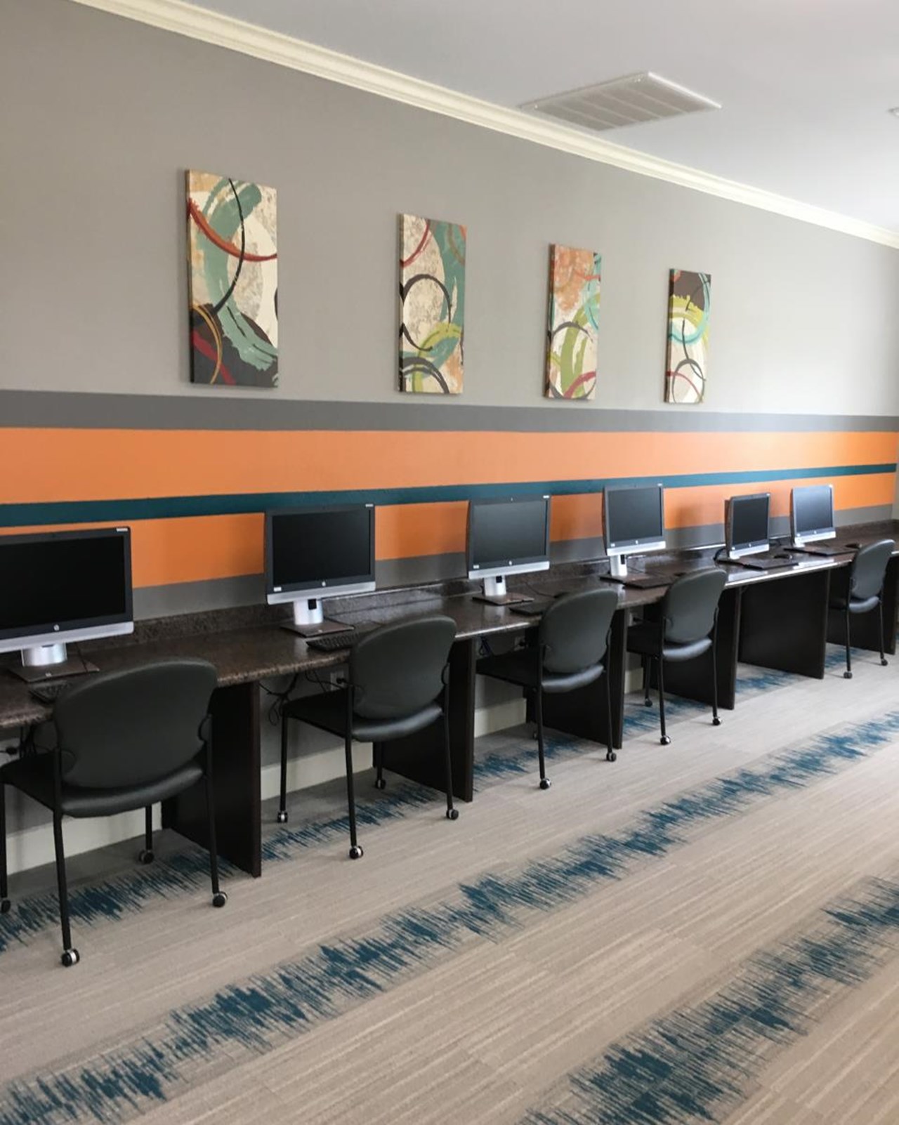 Tuckaway - Business Center - Photo 5 of 10
