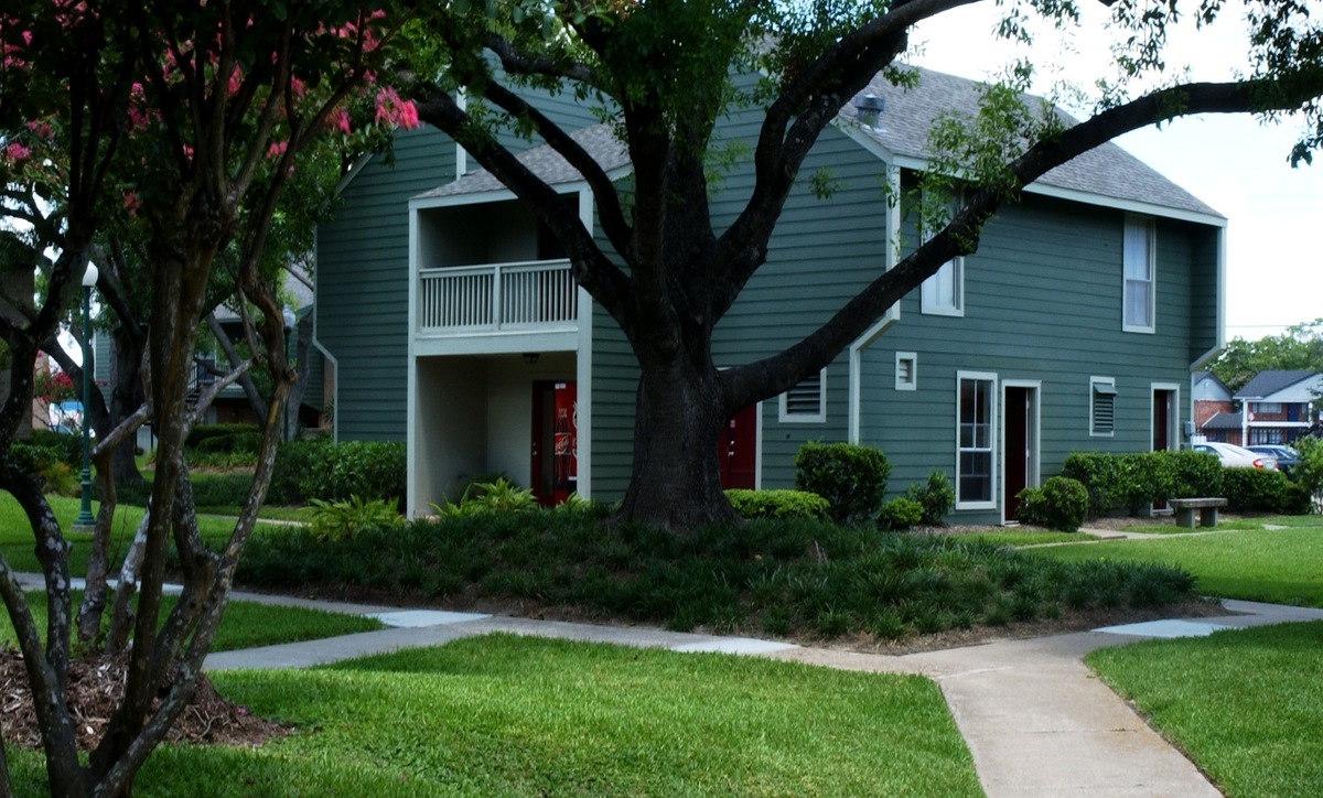 Huntington Oaks Alvin 774+ for 1, 2 & 3 Bed Apts