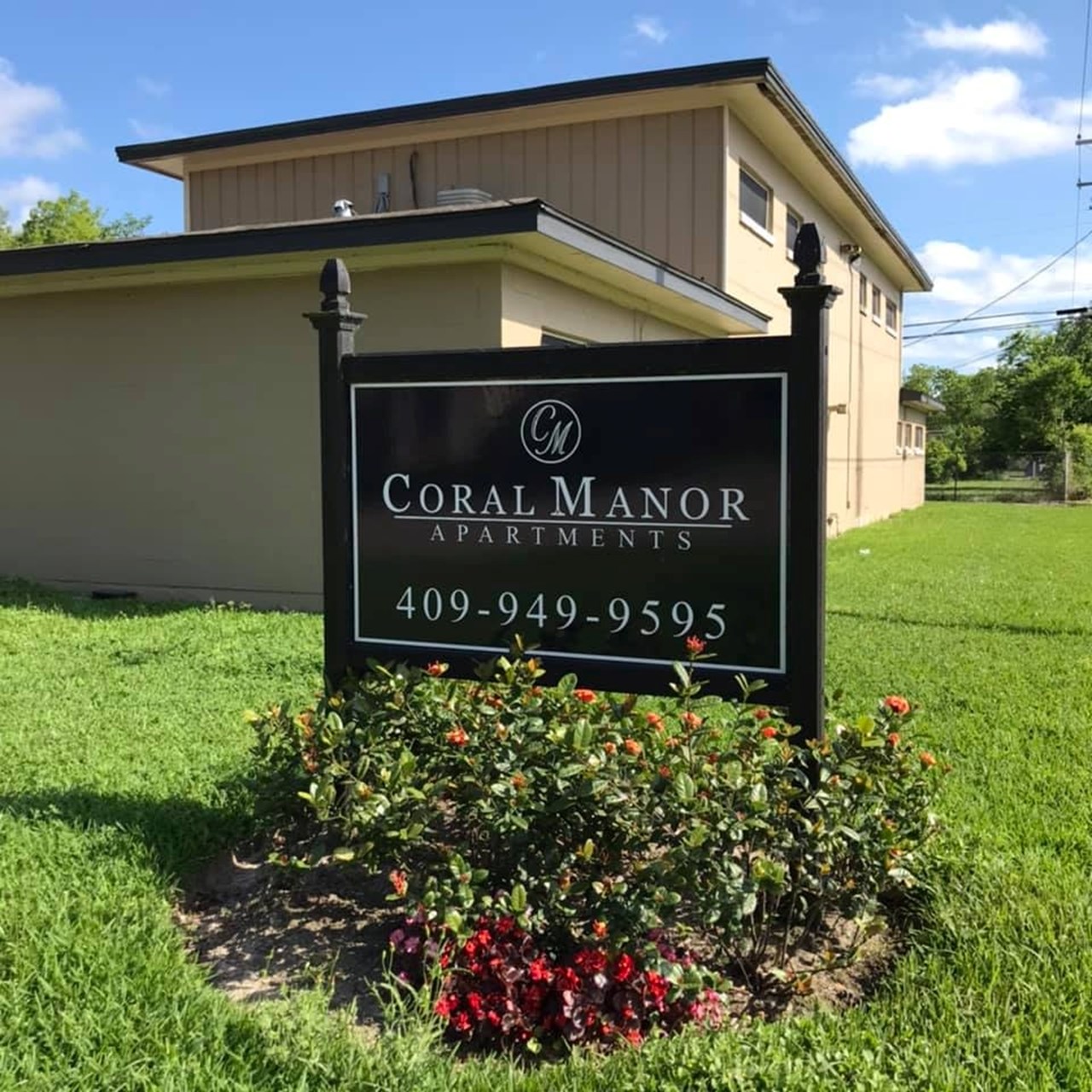 Coral Manor - Texas City, TX - Photo 1 of 15