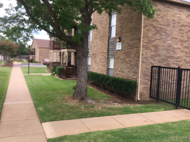 Oakwood - Exterior - Photo 6 of 17