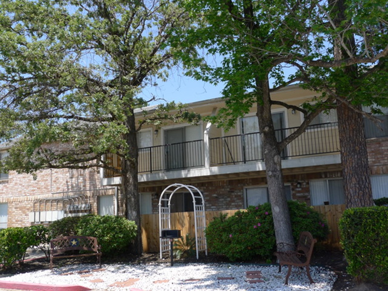 Carriage Woods - Conroe, TX - Photo 1 of 13