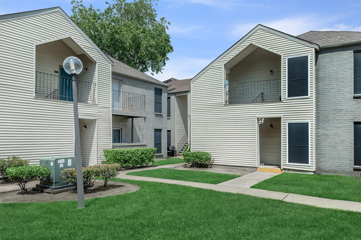 Calder Square I & II - Exterior - Photo 4 of 20