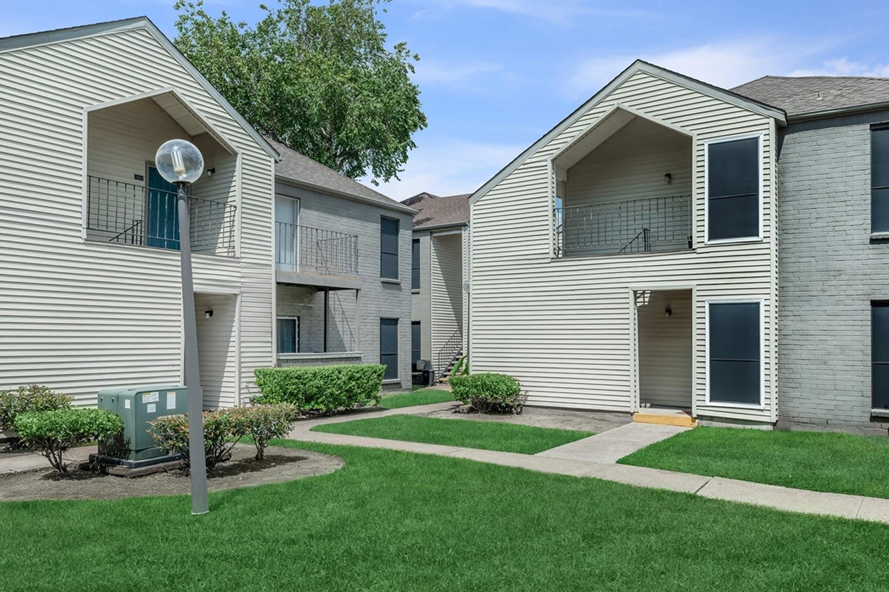 Calder Square I & II - Exterior - Photo 4 of 20