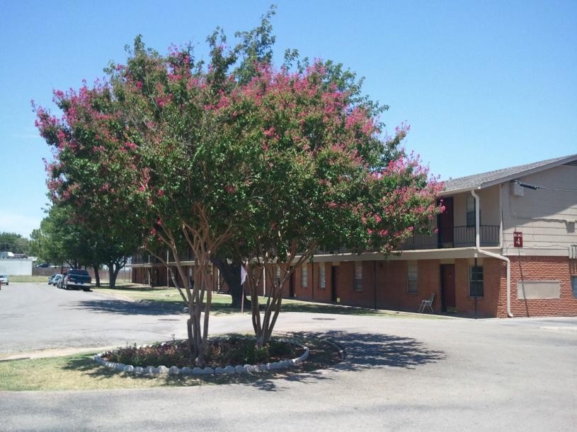 North Hills Crest Apartment